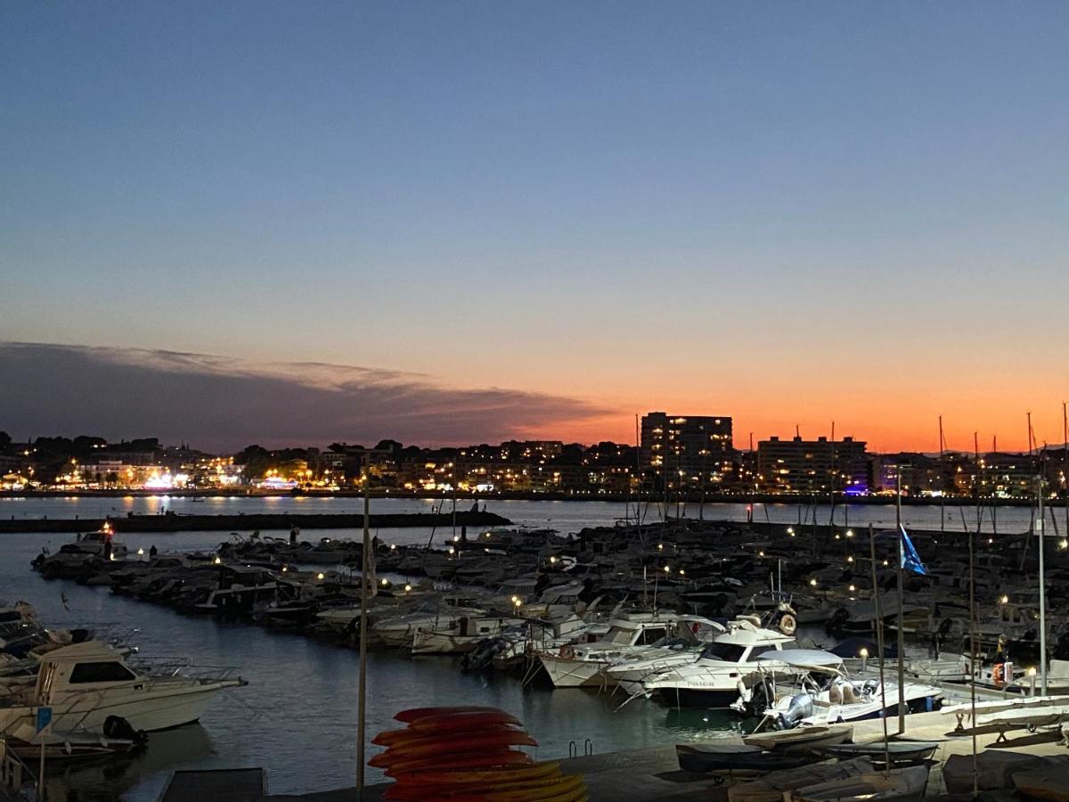 Precioso Apartamento En Primera Linea De Mar L' Escala Eksteriør bilde